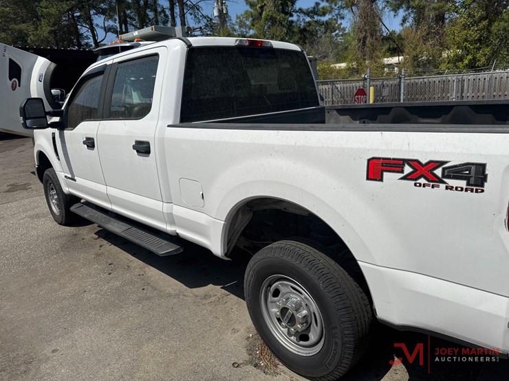 2017-ford-f250-xl-image-3