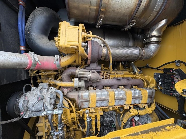 2021-deere-624l-image-10