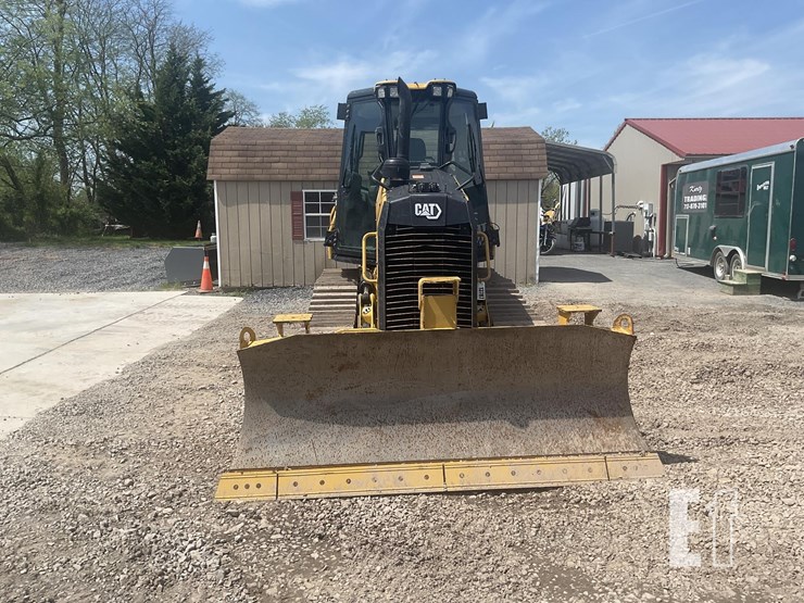 2022-caterpillar-d1-image-7
