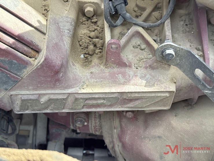 2014-mack-granite-gu713-image-26