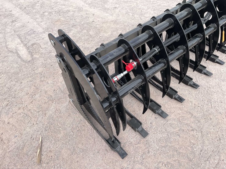 #3118-•-unused-2026-skid-steer-curved-log-grabber-image-3