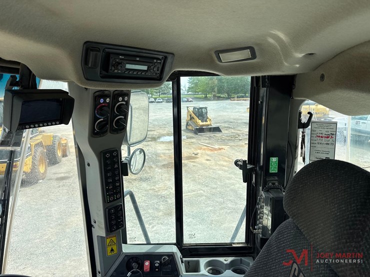 2013-caterpillar-950k-image-29