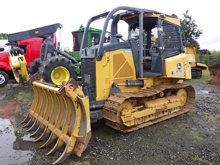 2016-deere-650k-image-1