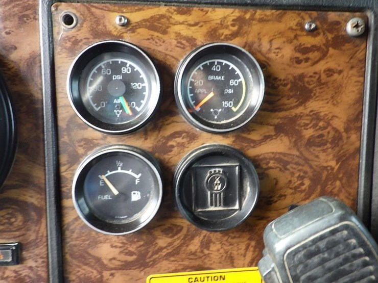 1996-kenworth-t800b-image-47