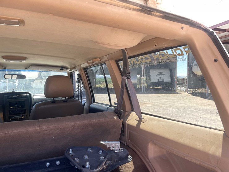 #152-•-2000-jeep-4x4-(has-tx-rebuilt-salvage-title)-image-44