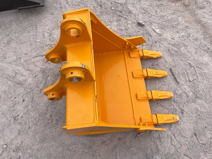 2026-caterpillar-305-image-2