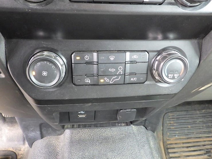 2020-ford-f550-image-39