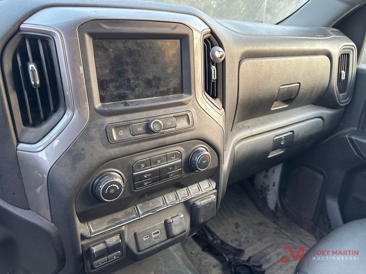 2021-chevrolet-silverado-2500-image-22