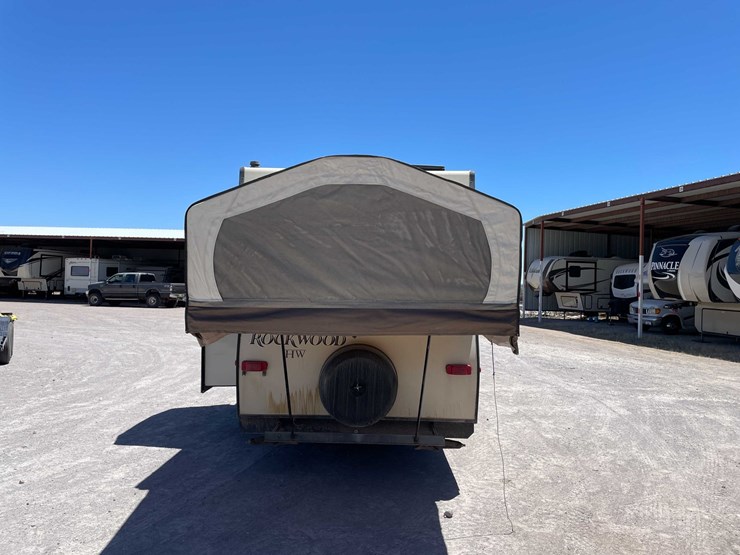 #171-•-2015-rockwood-hw-camper-(has-tx-title)-image-13