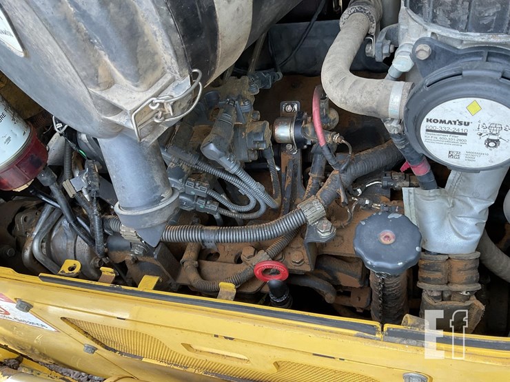 2015-komatsu-d61ex-23-image-19