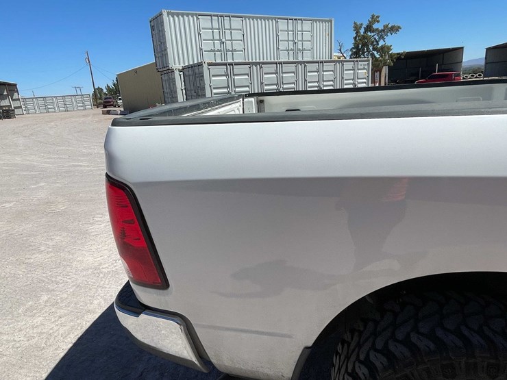 2016-dodge-2500-image-31