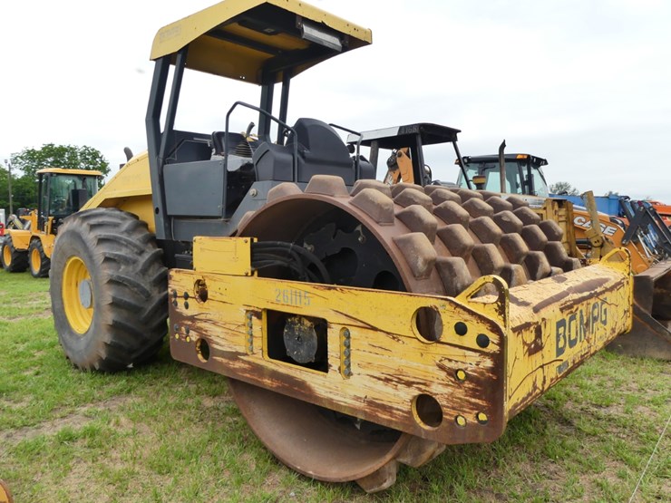 2012-bomag-bw211-image-3