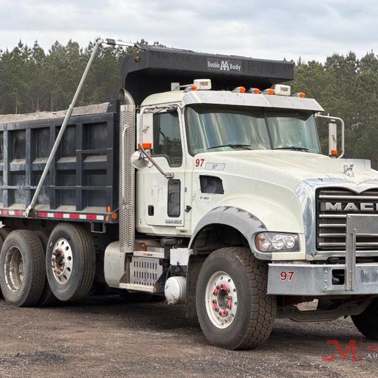 2017 MACK GU713 GRANTIE TRI AXLE DUMP TRUCK