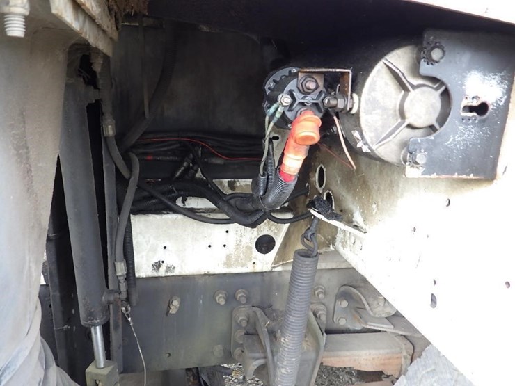2003-freightliner-fc70-image-16