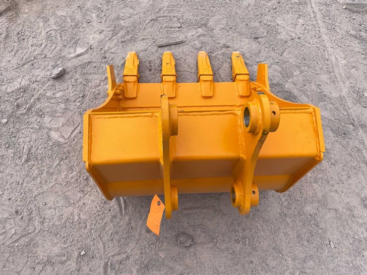 2026-caterpillar-305-image-3