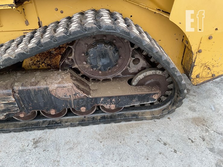 2018-deere-317g-image-9