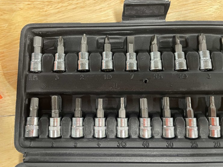 #2569-•-46-piece-socket-set-(cw)-image-2