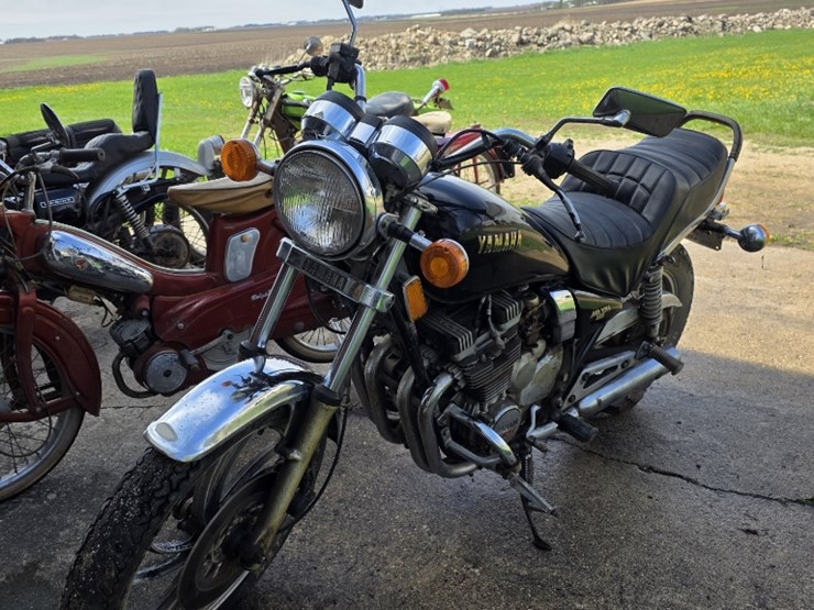 1981-yamaha-550-motorcycle-image-1