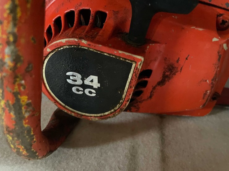 #2585-•-(2)-vintage-chainsaws-and-ice-auger-motor-(cw)-image-3