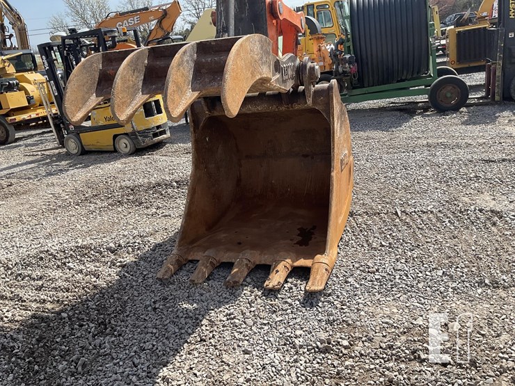 2019-hitachi-zx300-lc-6-image-11