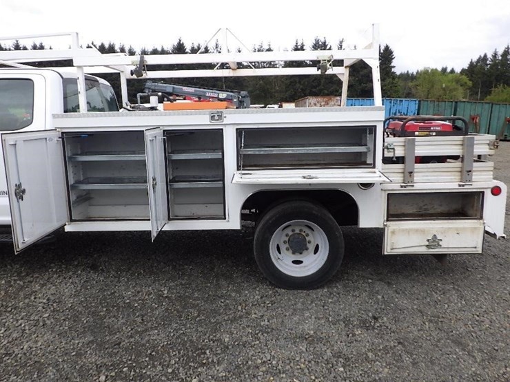 2020-ford-f550-image-13