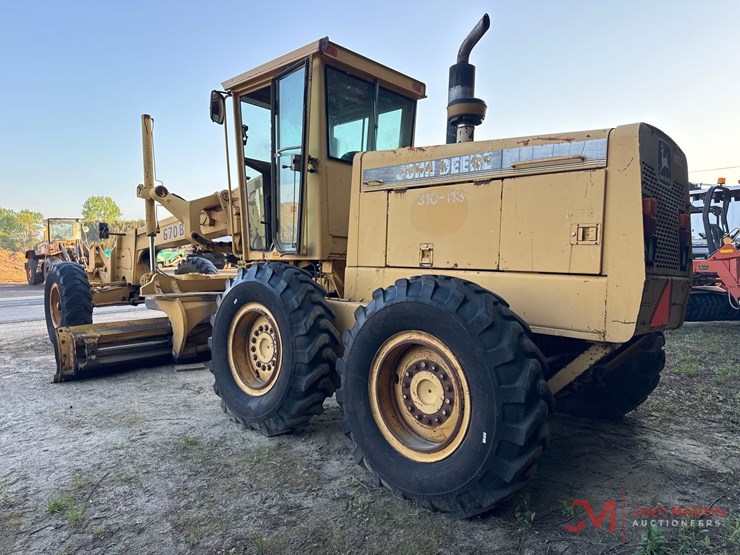 1993-deere-670b-image-3