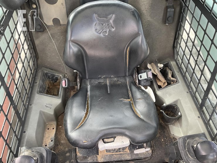 2011-bobcat-t630-image-14