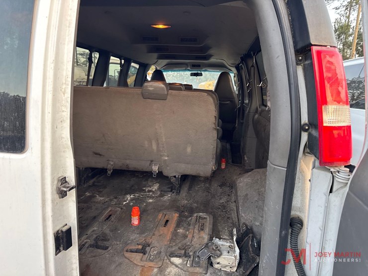 2018-chevrolet-3500-image-7