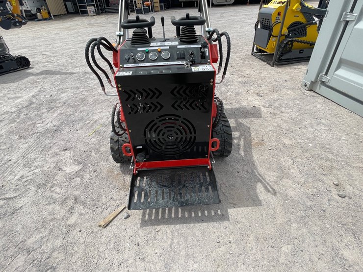 #3051-•-unused-2026-skid-steer-loader-image-9