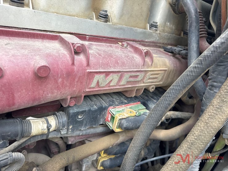 2011-mack-pinnacle-cxu613-image-26
