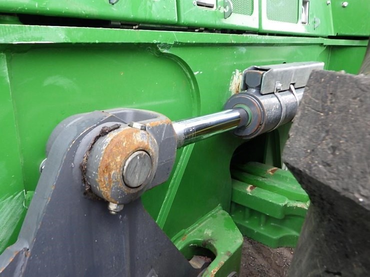 2022-deere-648l-image-17