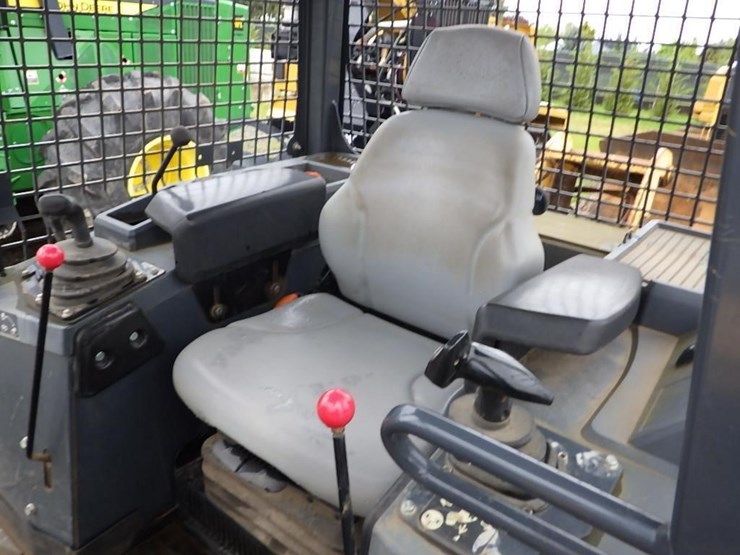 2016-deere-650k-image-40