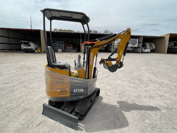 #3015-•-unused-2026-rt12r-mini-excavator-image-2