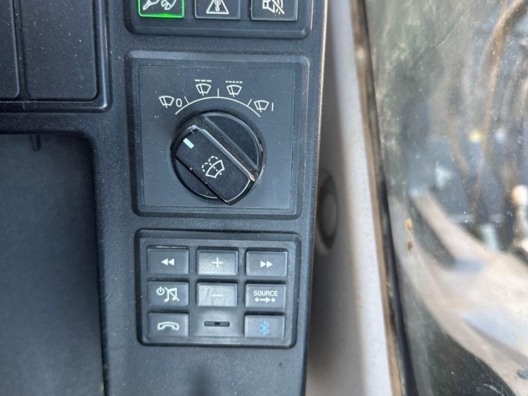 2021-volvo-ec140el-image-38