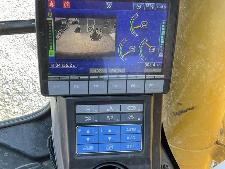 2021-komatsu-pc210-image-17