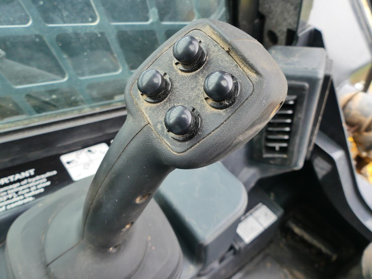 2024-deere-325g-image-15