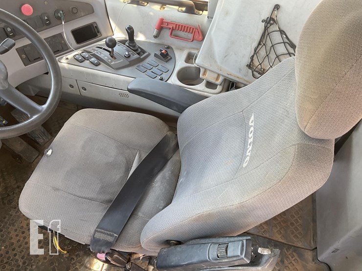 2016-volvo-a25g-image-9