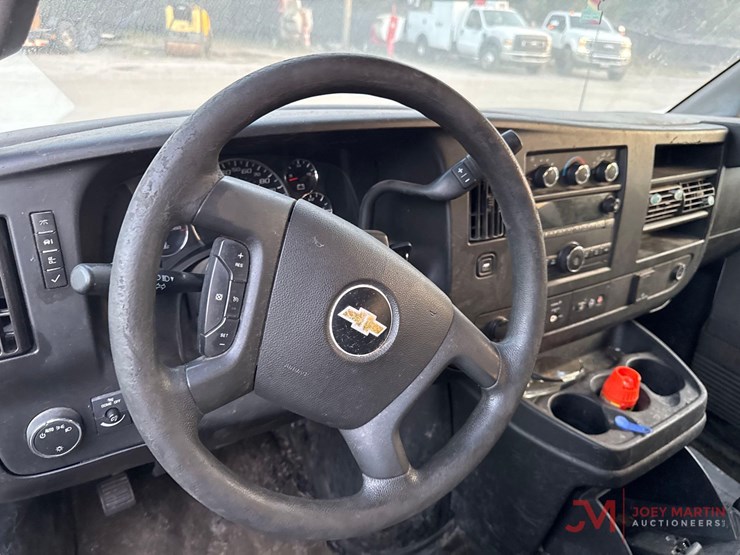 2018-chevrolet-3500-image-14