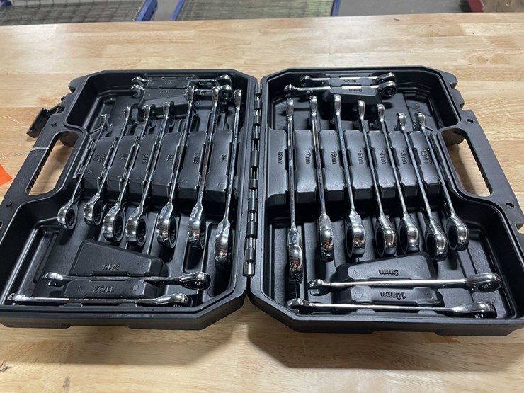 #2581-•-22-piece-ratchet-wrench-set-(cw)-image-1
