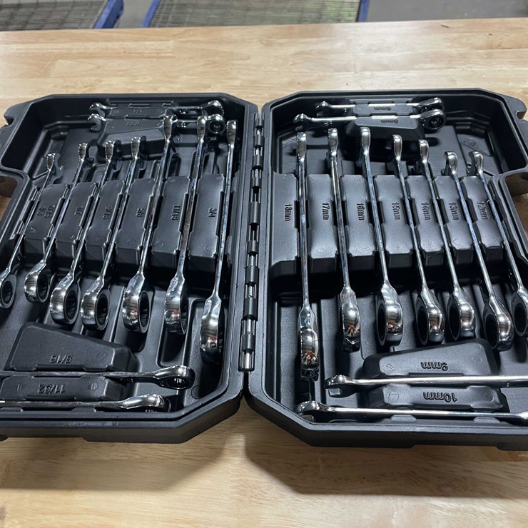 #2581 • 22 Piece Ratchet Wrench Set (CW)