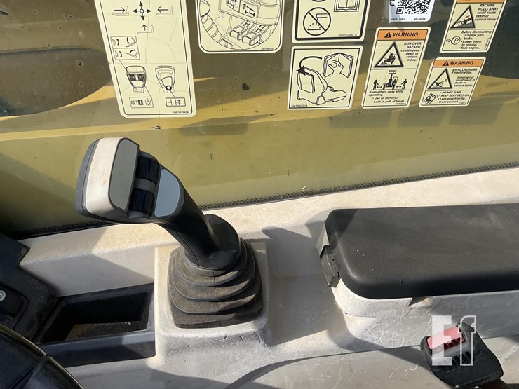2016-caterpillar-tl642d-image-13