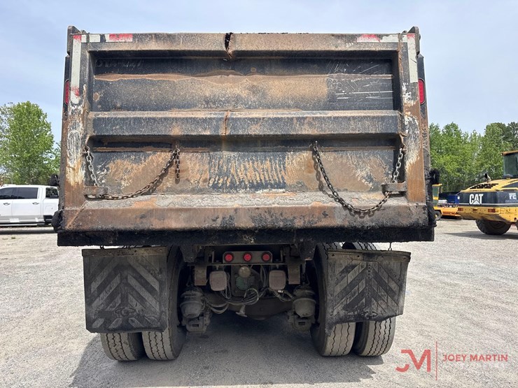 2008-mack-granite-gu713-image-16