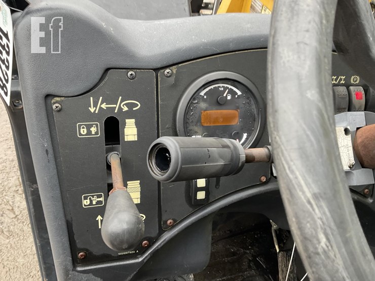 2014-caterpillar-tl642c-image-12