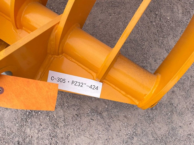 2026-caterpillar-305-image-5