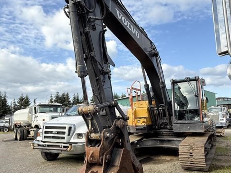 2018-volvo-ecr235el-image-1