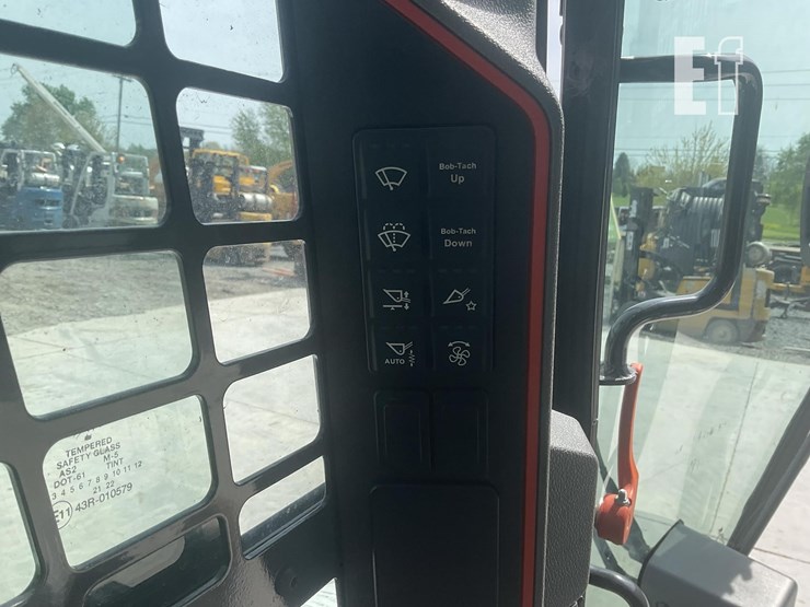 2020-bobcat-s76-image-13