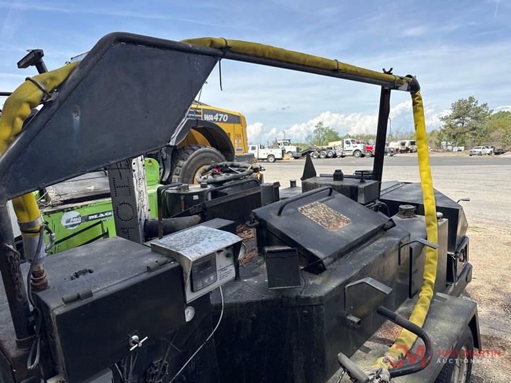 2002-garlock/cimline-trailer-crackfill-machine-image-19