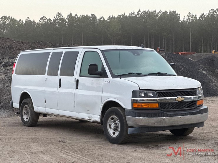 2020-chevrolet-3500-image-1
