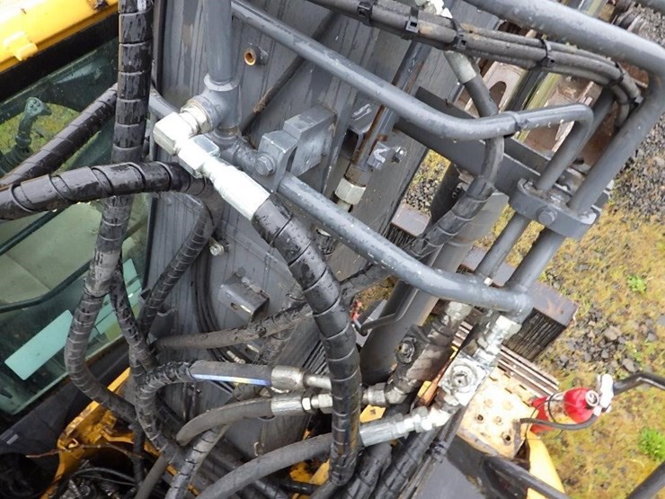 deere-135g-image-11