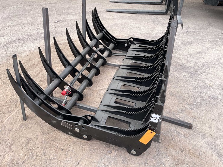 #3119-•-unused-2026-skid-steer-curved-log-grabber-image-1